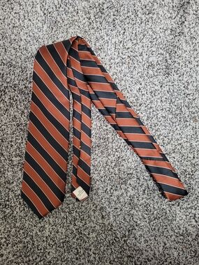 Classic Brownstone Men's Striped Tie in Copper Orange and Black